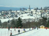 Wintersportmöglichkeiten in unmittelbarer Nähe. Alle Wintersportgeräte kann man hier in der Skiwelt ausleihen!Winterwandern, Pferdeschlittenfahrt, Ski Alpin, Langlauf, Rodeln - alles ist möglich!